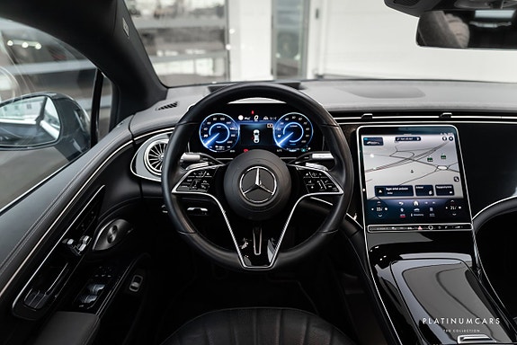 Mercedes-Benz EQS450 9 of 17