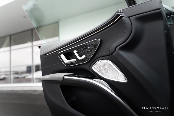 Mercedes-Benz EQS450 12 of 17
