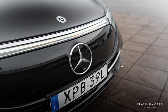 Mercedes-Benz EQS450 13 of 17