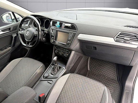 Volkswagen Tiguan 15 of 30