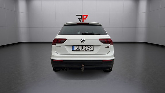 Volkswagen Tiguan 11 of 30