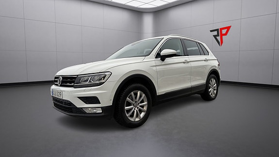 Volkswagen Tiguan 5 of 30