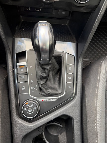 Volkswagen Tiguan 16 of 23