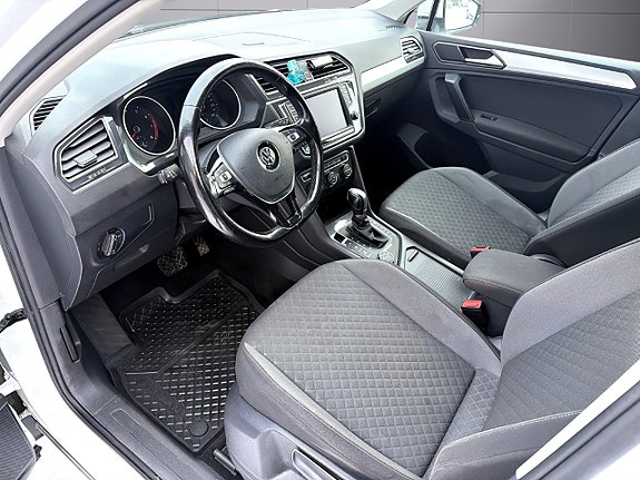 Volkswagen Tiguan 14 of 30