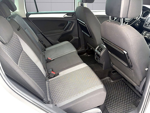 Volkswagen Tiguan 17 of 30