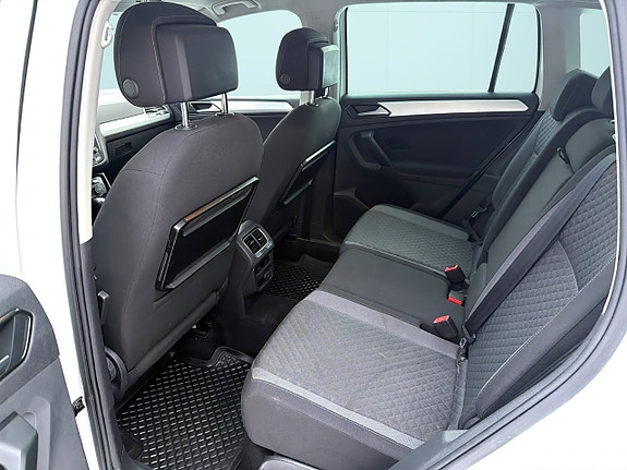 Volkswagen Tiguan 19 of 30