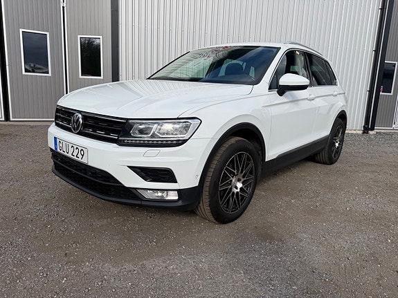Volkswagen Tiguan 2 of 23