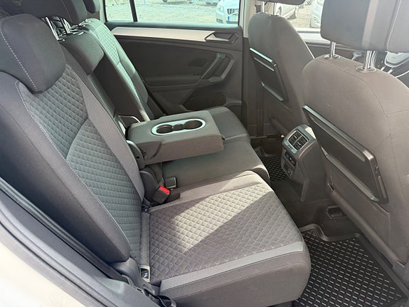 Volkswagen Tiguan 19 of 23