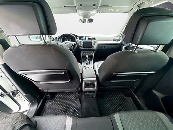 Volkswagen Tiguan 18 of 30