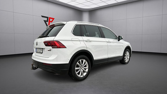 Volkswagen Tiguan 9 of 30