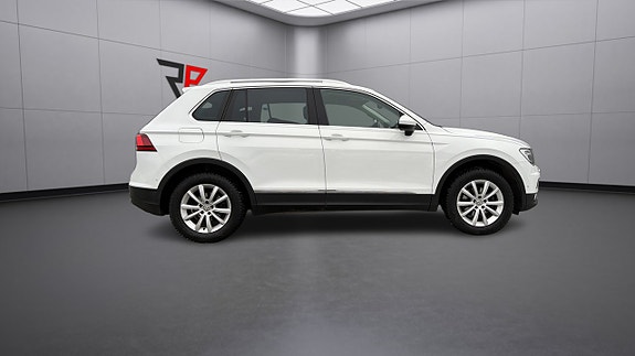Volkswagen Tiguan 2 of 30