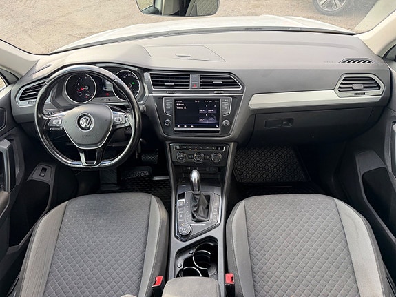 Volkswagen Tiguan 10 of 23