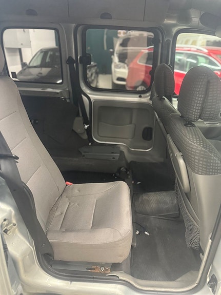 Renault Kangoo Express 12 of 19