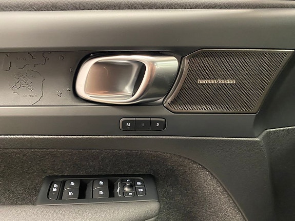 Volvo EX40 14 of 28