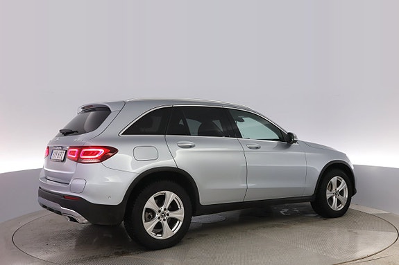 Mercedes-Benz GLC300 e 3 of 5