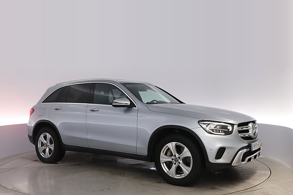 Mercedes-Benz GLC300 e 2 of 5