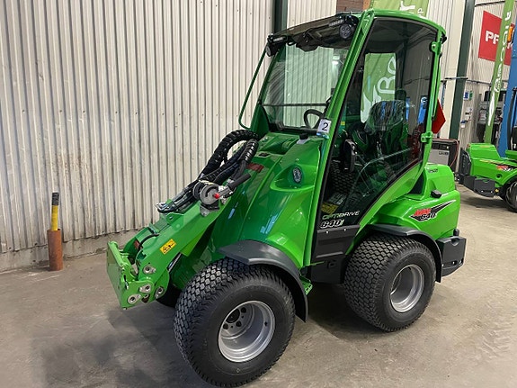 Kompaktlastare Avant 640i  - Lagermaskin