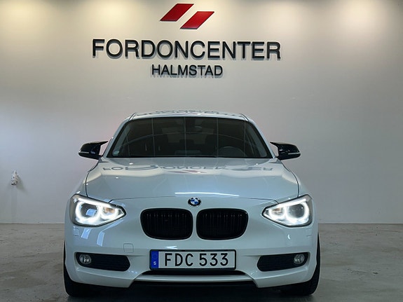 BMW 118d 2 of 5