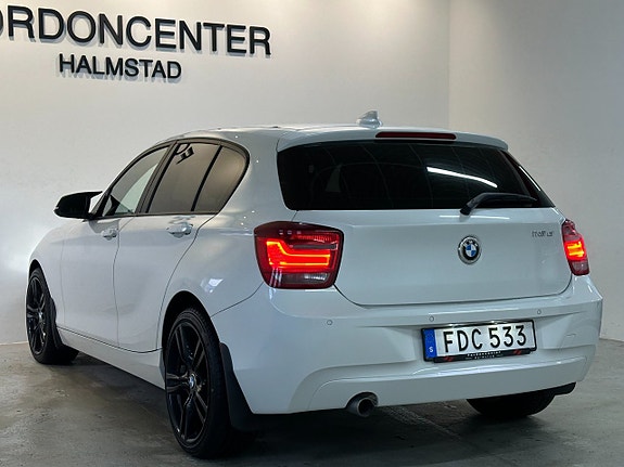BMW 118d 4 of 5