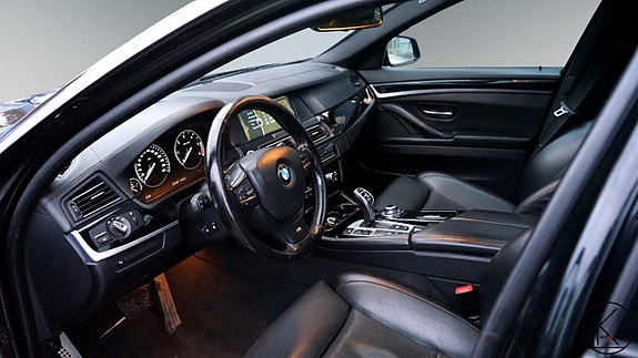 BMW M550d 4 of 5