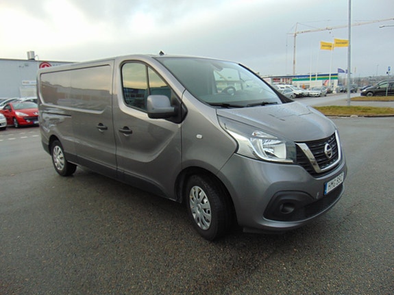 Nissan NV300 2 of 5
