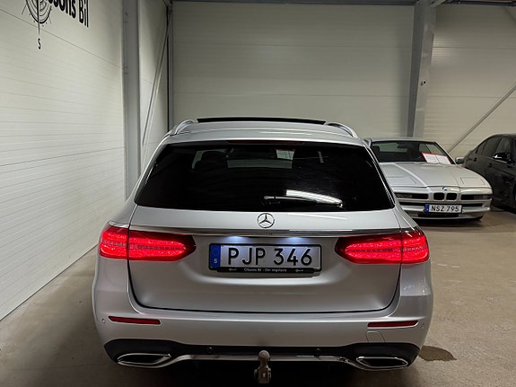 Mercedes-Benz E220 5 of 5