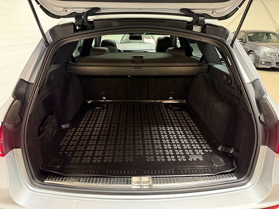 Mercedes-Benz E220 10 of 21