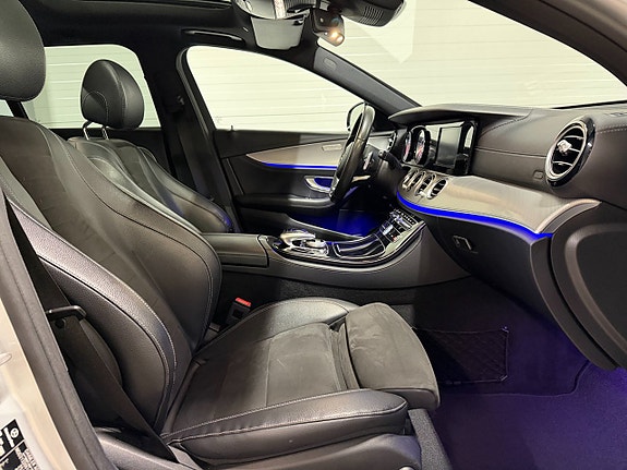 Mercedes-Benz E220 12 of 21