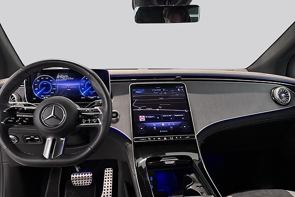 Mercedes-Benz EQE350 7 of 14