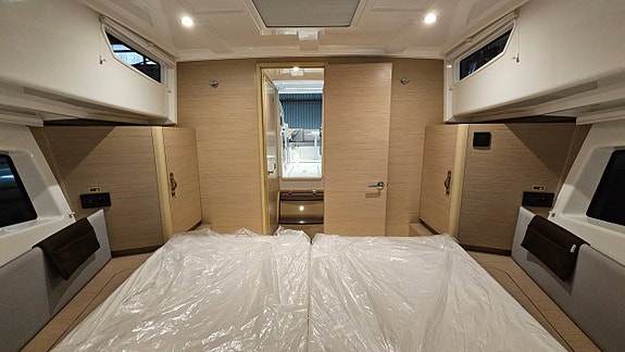 Delphia 10 LOUNGE TOP NY 2025 NYHET "Mindful Cruising" 10 of 12