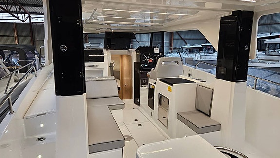 Delphia 10 LOUNGE TOP NY 2025 NYHET "Mindful Cruising" 6 of 12