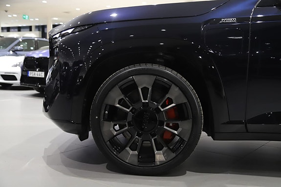 BMW XM 7 of 17