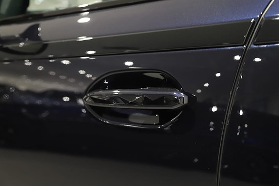 BMW XM 9 of 17