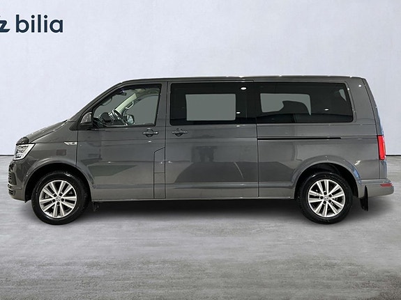 Volkswagen Multivan 8 of 30