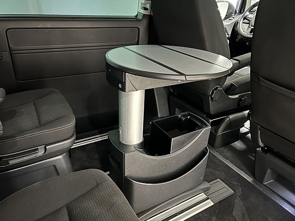 Volkswagen Multivan 21 of 30