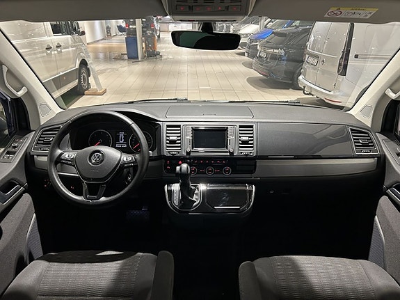 Volkswagen Multivan 11 of 30