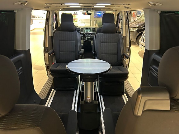 Volkswagen Multivan 26 of 30