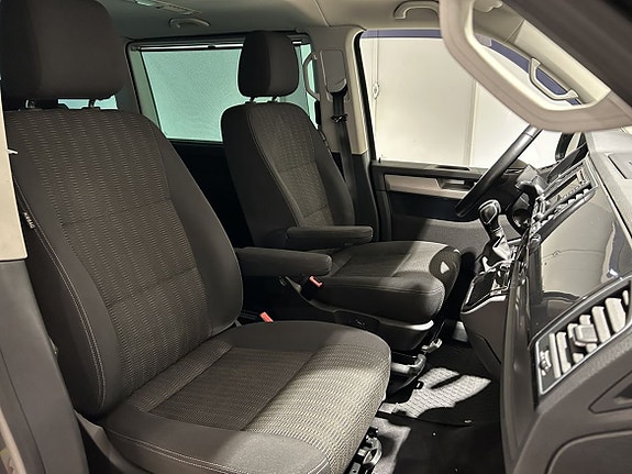 Volkswagen Multivan 14 of 30