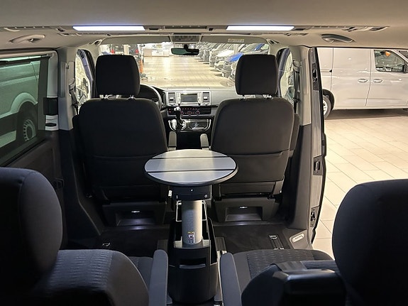 Volkswagen Multivan 17 of 30