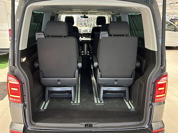 Volkswagen Multivan 9 of 30