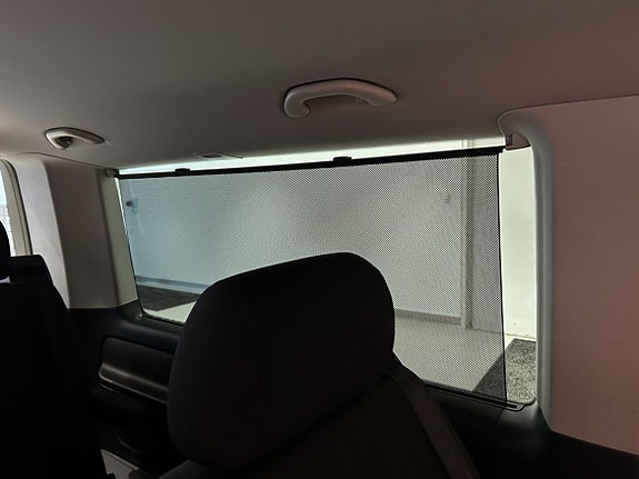 Volkswagen Multivan 23 of 30