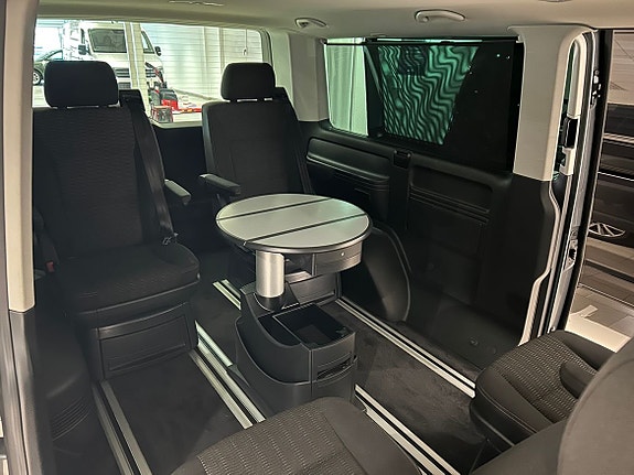 Volkswagen Multivan 24 of 30