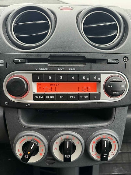 Mitsubishi Colt 10 of 12