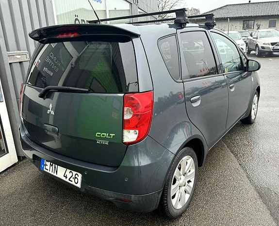 Mitsubishi Colt 4 of 12