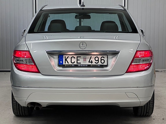 Mercedes-Benz C180 3 of 5