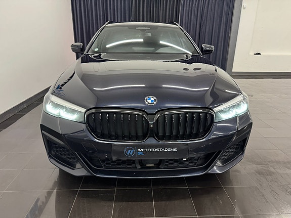 BMW 520d 3 of 5