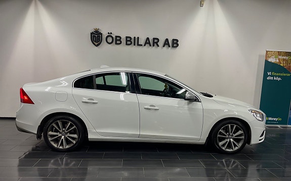 Volvo S60 2 of 5