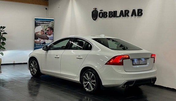 Volvo S60 3 of 5