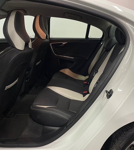 Volvo S60 10 of 11
