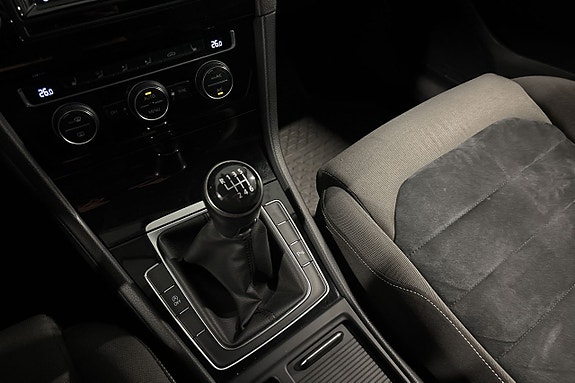 Volkswagen Golf VII 16 of 17